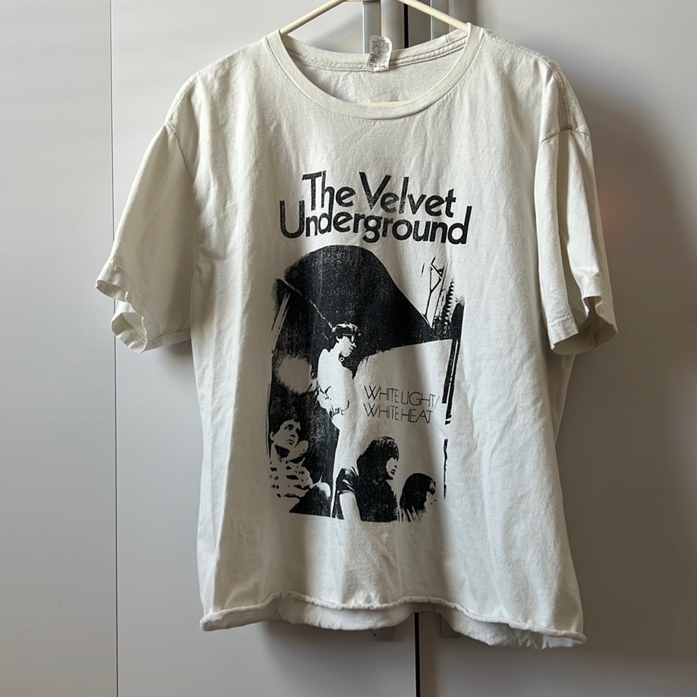 Pacific Graph T shirt, white and black, size XL
